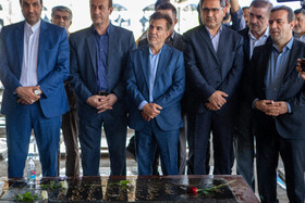 آیین عطرافشانی و غبارروبی مزار شهدای بهشت‌آباد اهواز