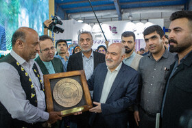 بازدید سید محمدرضا موالی‌زاده استاندار خوزستان از نمایشگاه هفته دولت 