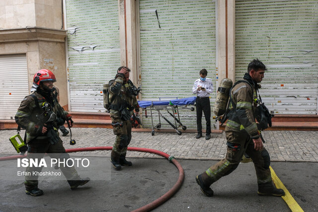 عکس از آرشیو نجات ۷ شهروند از آتشسوزی یک پاساژ در اهواز