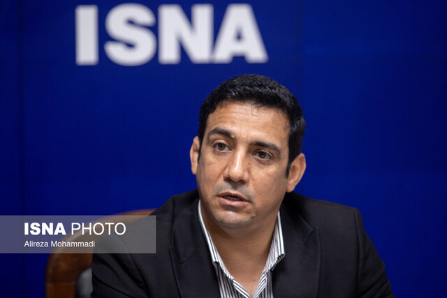 ورزش را باید ورزشیها بگردانند / با علیرضا دبیر آشتی کردیم