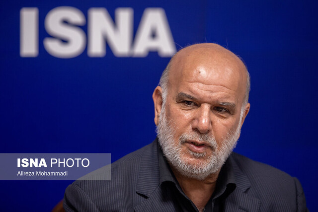 در فوتبال خوزستان افراد سفارشی را نمیپذیرم / از علیرضا منصوریان انتقاد کردم و ناراحت شدم