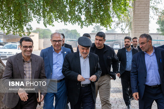 برنامه گسترش دامنه ارتباط با دانشگاه برای حل چالشهای استان/آموزش استادشاگردی را دنبال کنیم