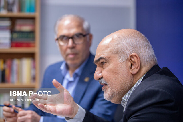 برنامه گسترش دامنه ارتباط با دانشگاه برای حل چالشهای استان/آموزش استادشاگردی را دنبال کنیم