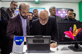 بازدید سید محمدرضا موالی زاده استاندار خوزستان از نمایشگاه هفته پژوهش و فناوری در دانشگاه شهید چمران اهواز