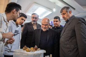 بازدید سید محمدرضا موالی زاده استاندار خوزستان از نمایشگاه هفته پژوهش و فناوری در دانشگاه شهید چمران اهواز