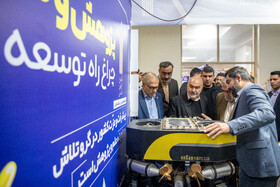 بازدید سید محمدرضا موالی زاده استاندار خوزستان از نمایشگاه هفته پژوهش و فناوری در دانشگاه شهید چمران اهواز