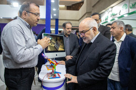 بازدید سید محمدرضا موالی زاده استاندار خوزستان از نمایشگاه هفته پژوهش و فناوری در دانشگاه شهید چمران اهواز