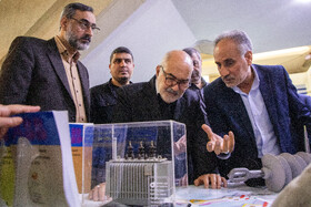 بازدید سید محمدرضا موالی زاده استاندار خوزستان از نمایشگاه هفته پژوهش و فناوری در دانشگاه شهید چمران اهواز