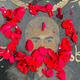 گل‌ها، سنگ‌قبرها و یاد پدران؛ روز پدر در بهشت‌آباد اهواز