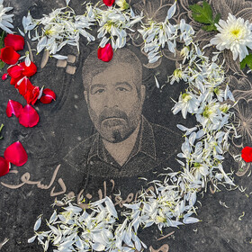 گل‌ها، سنگ‌قبرها و یاد پدران؛ روز پدر در بهشت‌آباد اهواز