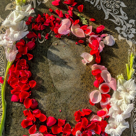 گل‌ها، سنگ‌قبرها و یاد پدران؛ روز پدر در بهشت‌آباد اهواز