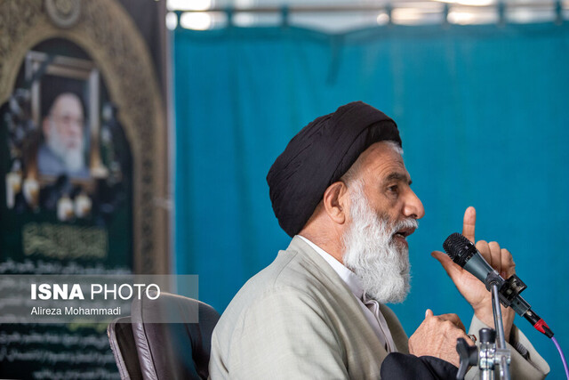 امام جمعه اهواز: انقلاب اسلامی باید در مسیر خونخواهی رهبر شهید پیش رود 