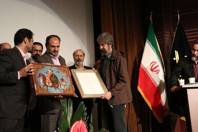 نکوداشت هنرمندی که هرگز فرمالیستی نشد...
