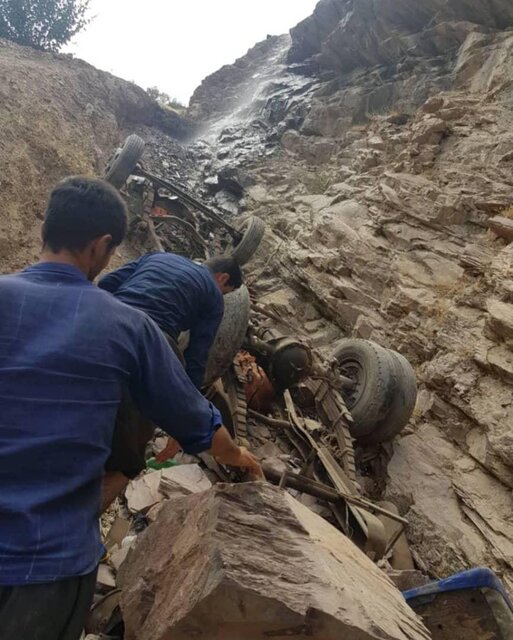 نقص فنی و بی احتیاطی راننده مینی‌بوس علت حادثه محور سروآباد - کامیاران