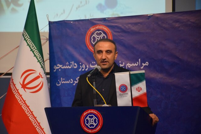 جنبش های دانشجویی باید مطالبات مردم را پی گیری کنند جنبش های دانشجویی باید مطالبات مردم را پی گیری کنند