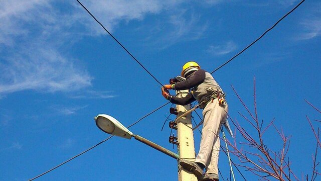 تبدیل ۷۰ درصد شبکه سیم مسی در سروآباد به کابل خود نگهدار تبدیل ۷۰ درصد شبکه سیم مسی در سروآباد به کابل خود نگهدار