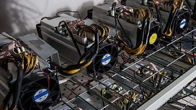کشف ۵۳ دستگاه ماینراستخراج رمز ارز غیرمجاز کشف ۵۳ دستگاه ماینراستخراج رمز ارز غیرمجاز