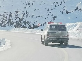 دو تیم امدادی برای نجات جان ۱۱ کوهنوردان گرفتار در برف عازم شدند