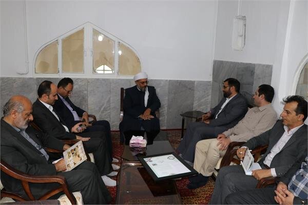 چتر فرهنگ و هنر همه مذاهب و اقشار مختلف را در بر می‌گیرد