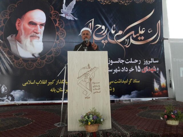 دشمنان نیز به بزرگی رهبر کبیر انقلاب اقرار می کردند