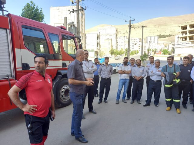 دوره آموزشی فرماندهی عملیات آتش نشانی در ساختمان های بلند مرتبه در سنندج برگزار شد 