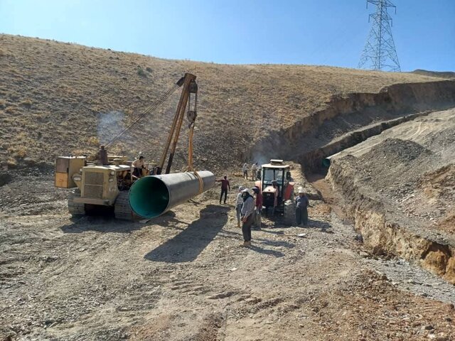 عملیات رهاسازی آب سد آزاد از طریق رودخانه چهل گزی همچنان جاری است