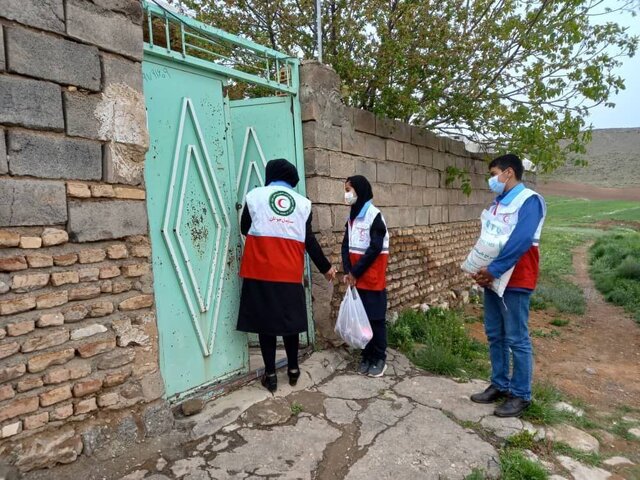 توزیع ٥۰۰ بسته معیشتی در مناطق کم برخوردار کردستان