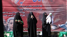 ای حسین فرزندت را به من بده تا در بهشت جای گیرد