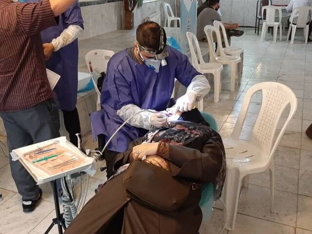 درمان رایگان مددجویان منطقه زرینه توسط نیروهای جهادی