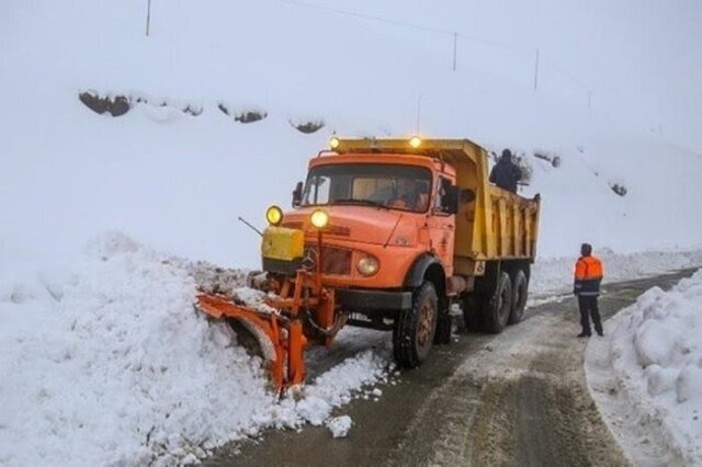 برفروبی بیش از ۱۰ هزار کیلومتر از محورهای اصلی کردستان