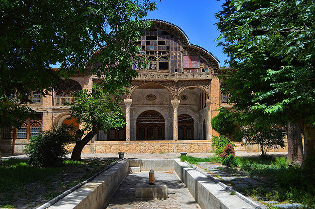 استقرار راهنمایان گردشگری کردستان در اماکن تاریخی و گردشگری