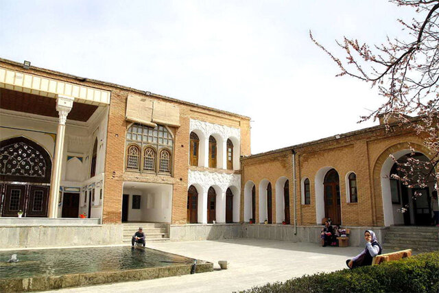 عمارت آصف؛ دالانی برای سفر بە تاریخ