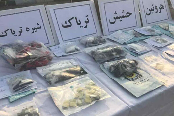 بیش از ۲ تن مواد افیونی توسط مرزداران در مرزهای سیستان و بلوچستان کشف شد بیش از ۲ تن مواد افیونی توسط مرزداران در مرزهای سیستان و بلوچستان کشف شد