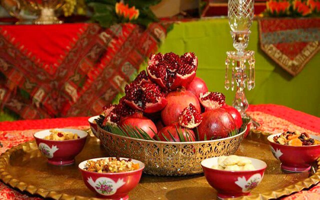 خنچەبرون عروس؛ یادگاری از دلِ کُهَنْ رسوم یلدایی