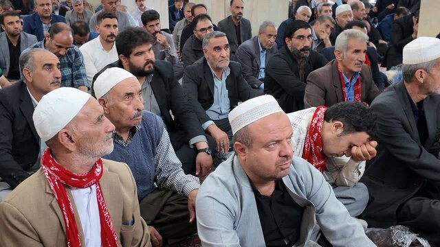 عزاداری بازاریان سنندجی در سوگ شهید رئیسی عزاداری بازاریان سنندجی در سوگ شهید رئیسی