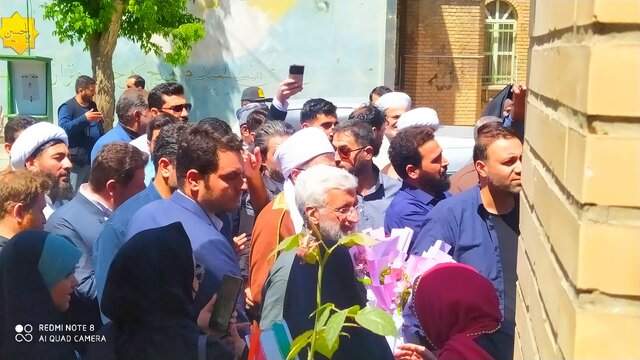  مردم باید از حقوق سیاسی و اقتصادی برابر برخوردار باشند