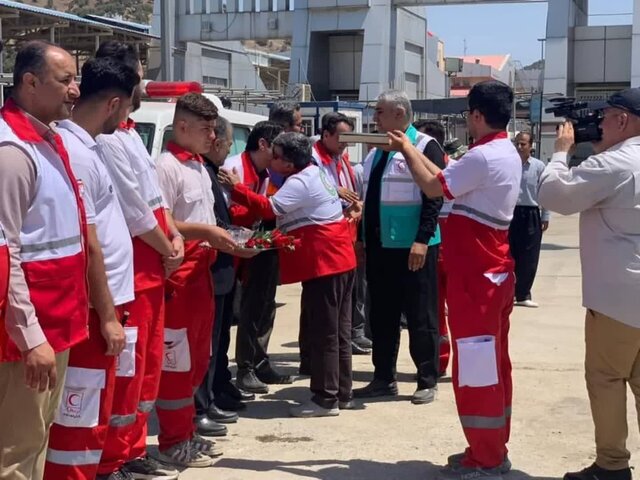 ‌خدمات رسانی ۲۰۰ نفر روز امدادگر هلال احمر کردستان به زائران اربعین