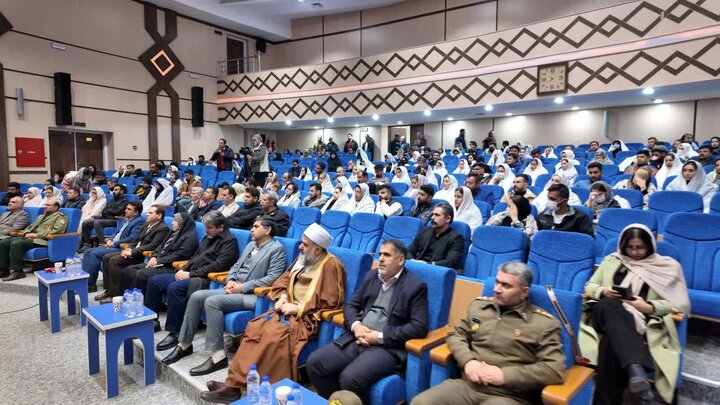 نقش زنان در انقلاب و جامعه اسلامی بیبدیل است نقش زنان در انقلاب و جامعه اسلامی بیبدیل است