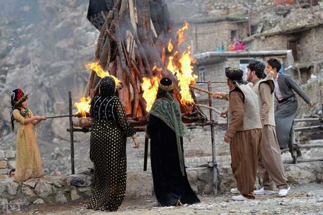 چهارشنبە‌سوری، رقص آتش در میانه رسم باستان