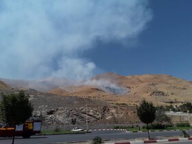 آتش‌سوزی گسترده در کوه آبیدر سنندج/ ۵ تیم عملیاتی در حال مهار حریق