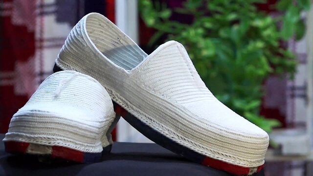 کلاشبافی؛ هنری کهن میان اصالت و فراموشی/رد پای فرهنگ و تاریخ در هر جفت کلاش