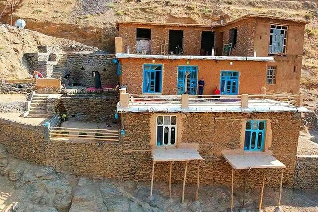 خانههایی که تاریخ را روایت میکنند/ بومگردی، فرصتی برای لمس زندگی اصیل کردی/