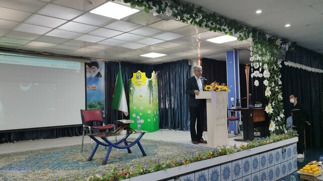 معلمان معمار آینده و انسانسازان جامعهاند