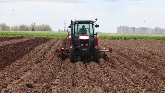 آغاز کشت پاییزه در کردستان با تأمین نهاده‌های مورد نیاز کشاورزان