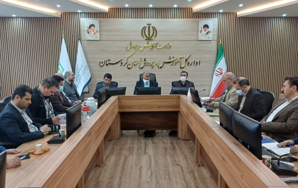 مدیرکل آموزش و پرورش کردستان: بانوان محور آرامش و رشد خانواده و جامعه هستند