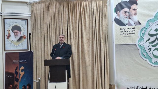 مدیرکل آموزش و پرورش استان: آموزشیاران نهضت سوادآموزی نقش محوری در توانمندسازی جامعه دارند