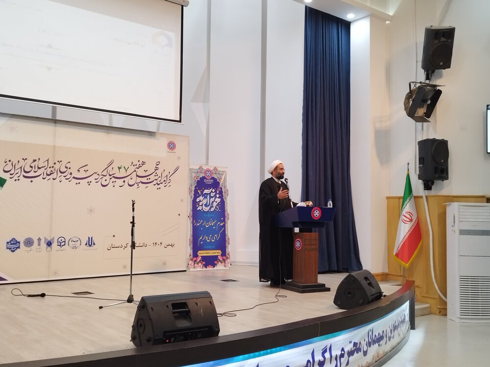 مشاور رئیس سازمان دارالقرآن کشور بیان کرد:
                                تدبر در قرآن کلید رشد علمی، اخلاقی و اجتماعی نسل جوان
