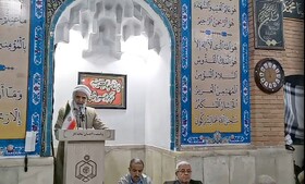 امام جمعە سنندج: رمضان فرصتی ارزشمند برای تقویت معنویت و کمک بە دیگران است