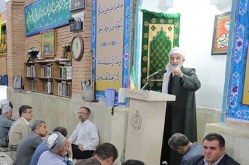 امام جمعه سنندج: ایران با قاطعیت از تمامیت ارضی و منافع ملی خود دفاع می‌کند