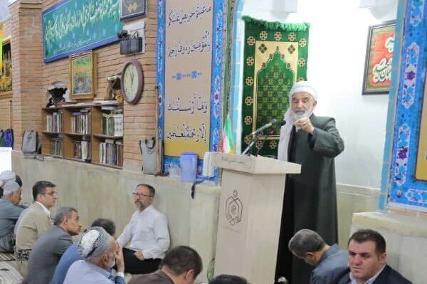 امام جمعه سنندج: ایران با قاطعیت از تمامیت ارضی و منافع ملی خود دفاع می‌کند